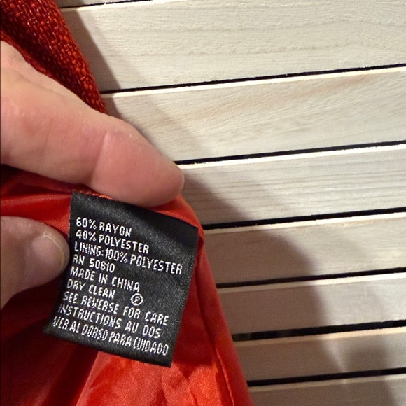 Kasper Women's Vibrant Red Textured Blazer. Size 16 - Picture 5 of 6